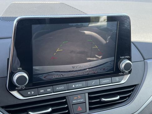 Used 2024 Nissan Altima 2.5 SR FWD image 14