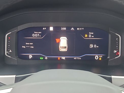 Certified 2022 Volkswagen Atlas SEL R-Line image 26