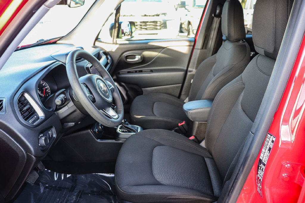 Used 2023 Jeep Renegade Latitude AWD/4WD image 20