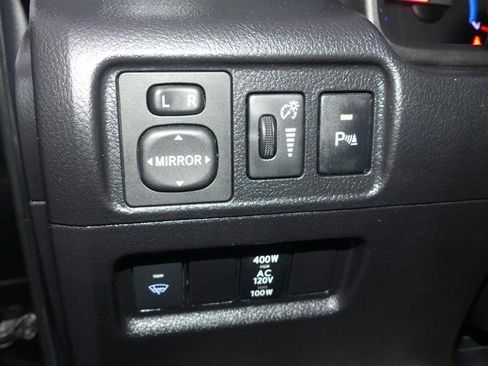 Used 2015 Toyota 4Runner Limited image 29