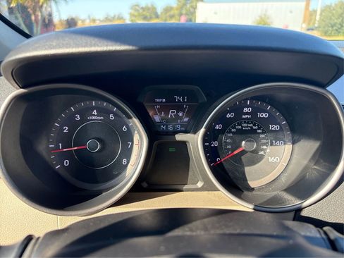 Used 2016 Hyundai Elantra SE w/ Option Group 02 FWD image 15