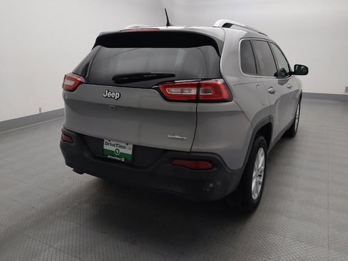 Used 2016 Jeep Cherokee Latitude FWD image 7