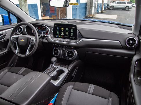 Used 2024 Chevrolet Blazer LT w/ Convenience Package FWD image 28