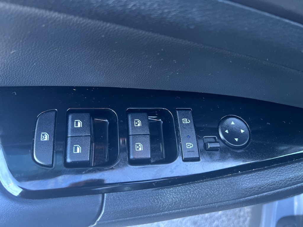 Used 2024 Kia Sportage EX FWD image 12