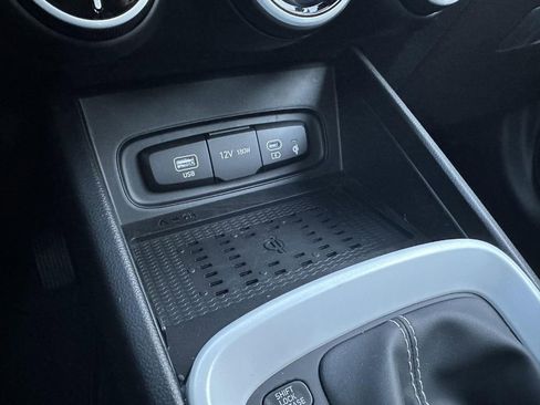 New 2025 Hyundai Venue Limited image 23