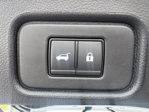New 2026 Nissan Pathfinder SL AWD/4WD image 17