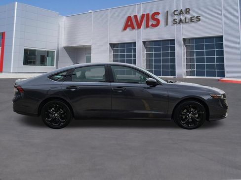 Used 2025 Honda Accord SE image 5