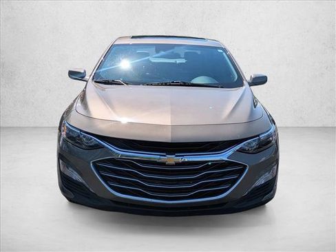 Used 2020 Chevrolet Malibu LT w/ Leather Package FWD image 2