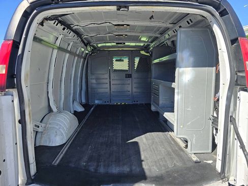 Used 2016 Chevrolet Express 2500 image 10