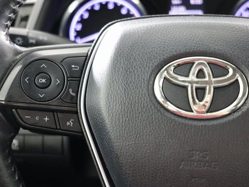 Used 2020 Toyota Camry SE image 23
