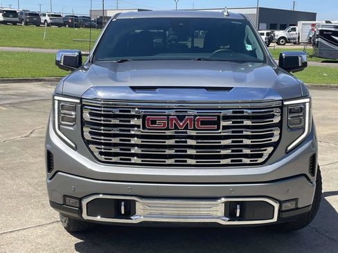 Used 2025 GMC Sierra 1500 Denali AWD/4WD image 8