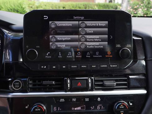 Used 2022 Nissan Pathfinder SL w/ SL Premium Package FWD image 29