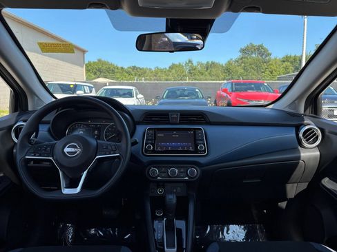 Used 2025 Nissan Versa SV FWD image 30