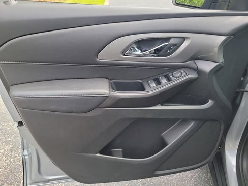 Used 2023 Chevrolet Traverse LT w/ LPO, Floor Liner Package image 18