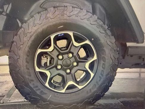 Used 2023 Jeep Wrangler Unlimited Rubicon 4xe w/ Cold Weather Group AWD/4WD image 9