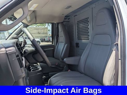 Used 2025 Chevrolet Express 2500 w/ Driver Convenience Package RWD image 5