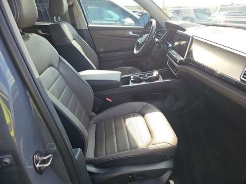 Used 2025 Volkswagen Atlas SEL image 10