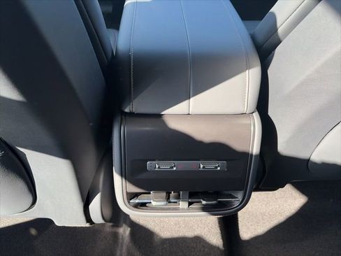 New 2026 Lincoln Nautilus Reserve AWD/4WD image 13