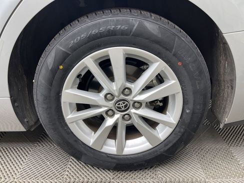 Used 2025 Toyota Camry LE FWD image 29