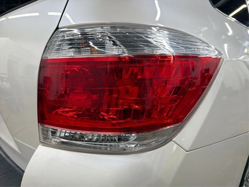 Used 2011 Toyota Highlander Limited w/ Tow Pkg FWD image 47