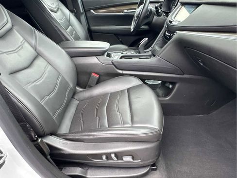 Used 2023 Cadillac XT5 Premium Luxury image 15