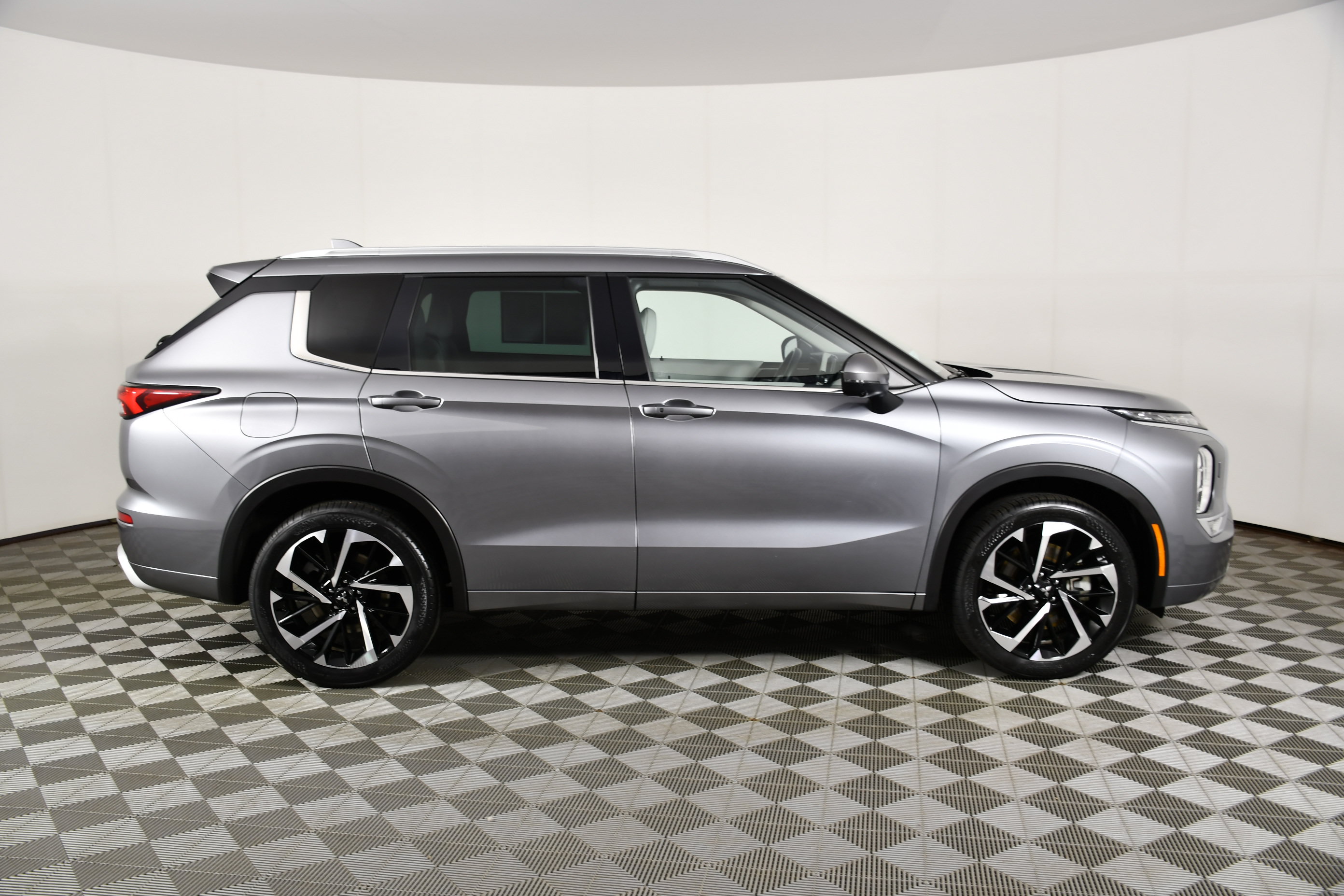 Used 2022 Mitsubishi Outlander SEL AWD/4WD image 5