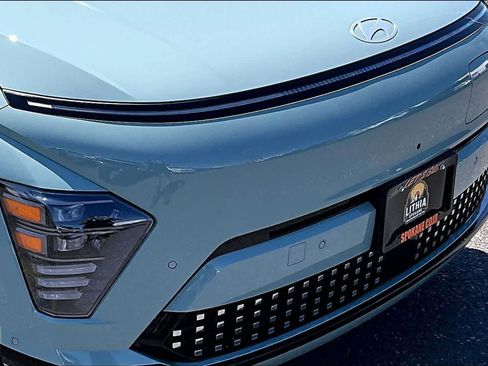 Used 2024 Hyundai Kona Limited FWD image 33