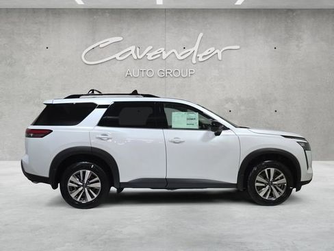 New 2026 Nissan Pathfinder SL image 17