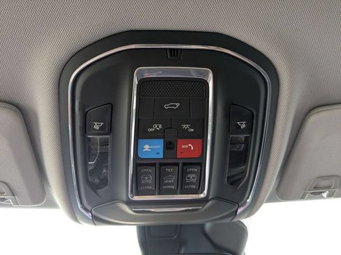 Used 2023 Jeep Grand Cherokee 4WD 4xe image 33
