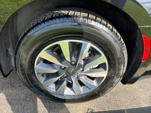 Used 2024 Chrysler Pacifica Limited FWD image 60