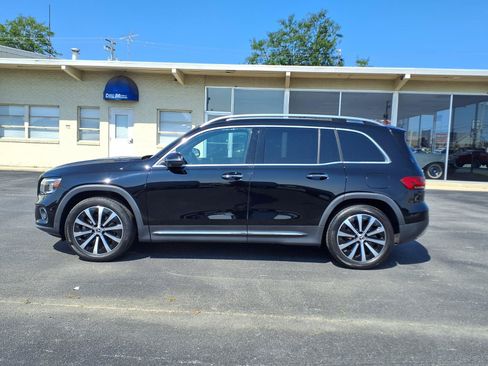 Used 2022 Mercedes-Benz GLB 250 4MATIC w/ Premium Package Lite image 10