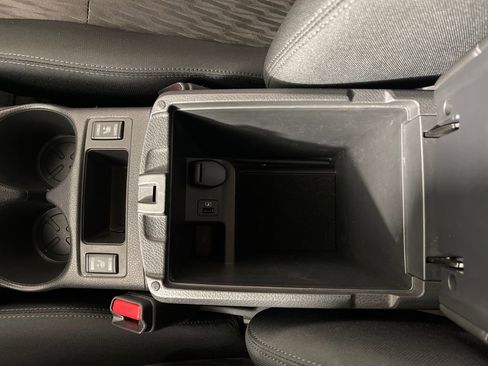 Used 2019 Nissan Rogue SV image 25