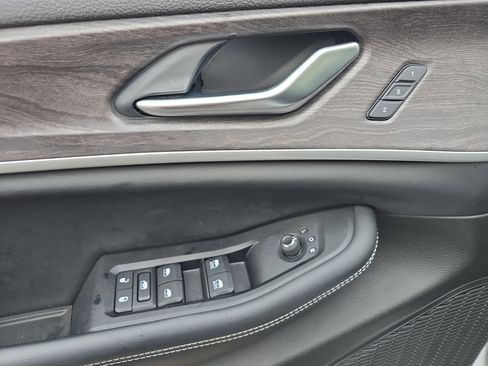 Used 2023 Jeep Grand Cherokee L Limited image 18