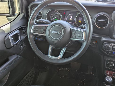 Used 2021 Jeep Wrangler Unlimited Rubicon 4xe w/ Cold Weather Group AWD/4WD image 16