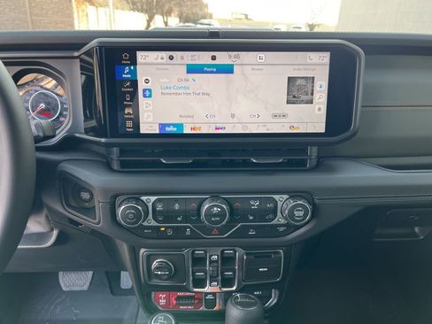 New 2026 Jeep Gladiator Mojave image 15