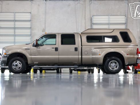 Used 2004 Ford F350 Lariat image 12