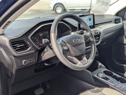 Used 2022 Ford Escape SE image 9