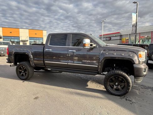 Used 2015 GMC Sierra 2500 Denali w/ Duramax Plus Package image 5