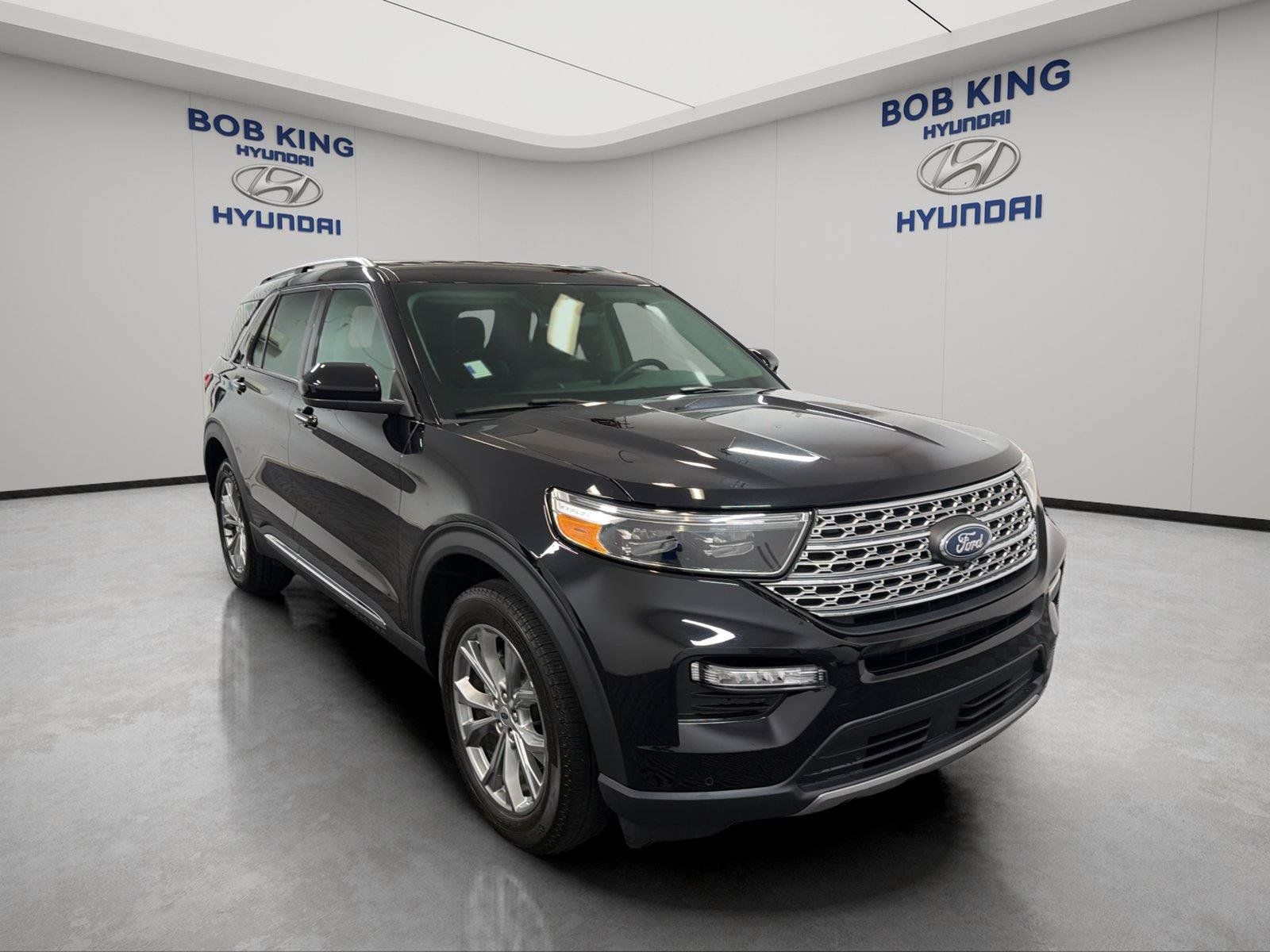Used 2024 Ford Explorer Limited AWD/4WD image 7
