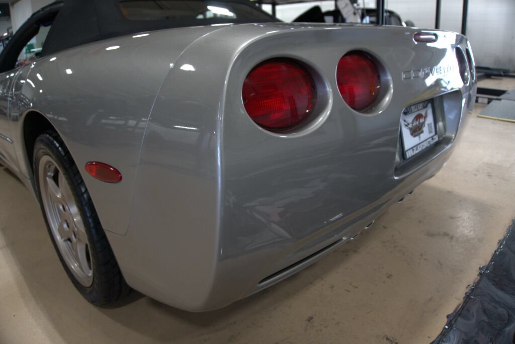 Used 2001 Chevrolet Corvette Convertible w/ Preferred Equipment Group2 RWD image 19