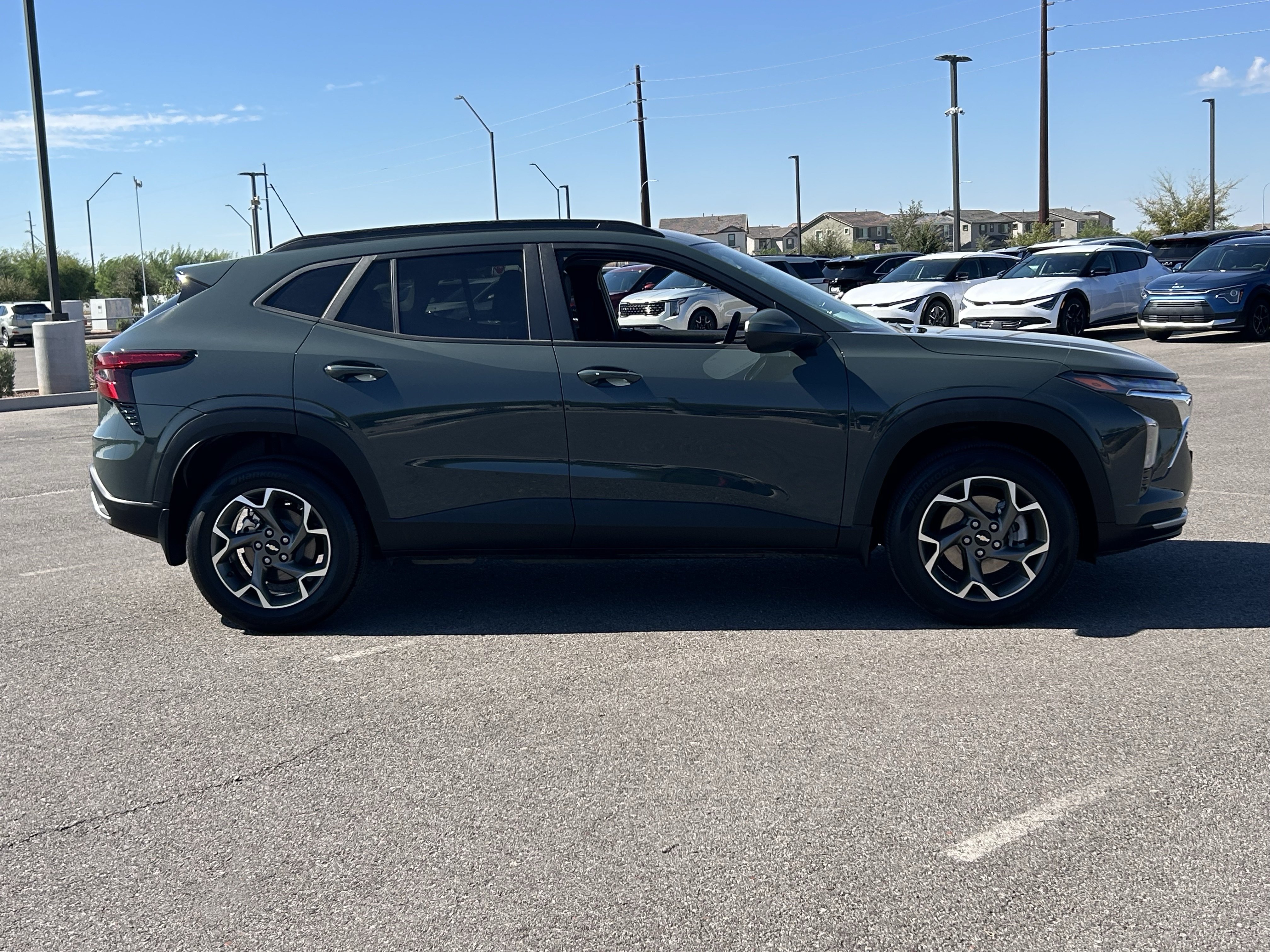 Used 2025 Chevrolet Trax LT w/ Driver Confidence Package FWD image 6