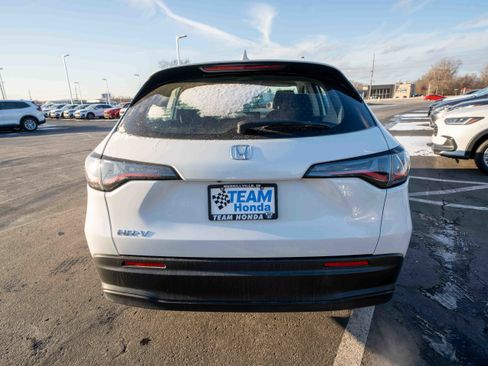 Certified 2024 Honda HR-V LX image 5