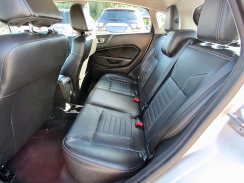 Used 2014 Ford Fiesta Titanium image 14