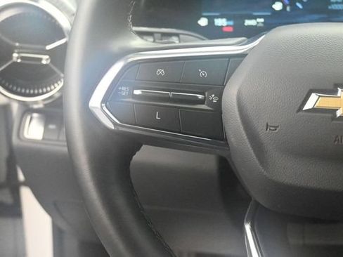 Used 2025 Chevrolet Equinox LT AWD/4WD image 35