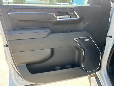 New 2026 GMC Sierra 1500 SLT image 11