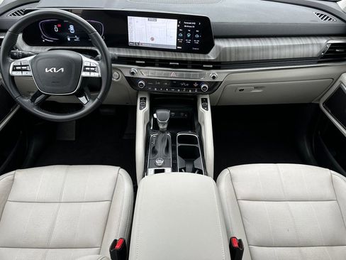 Used 2023 Kia Telluride EX w/ EX Captain's Chair Package image 13