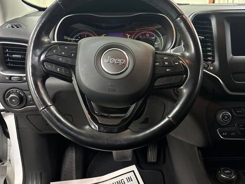 Used 2021 Jeep Cherokee Latitude Plus AWD/4WD image 11