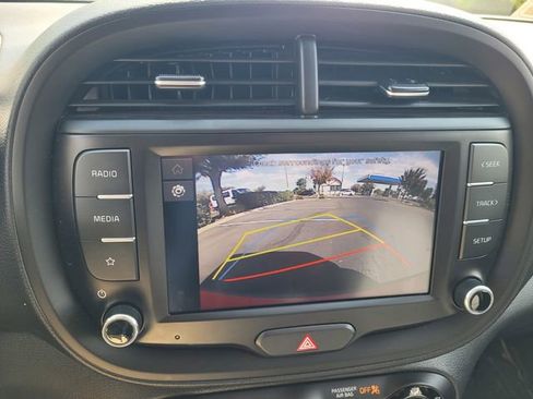 Used 2023 Kia Soul LX image 17