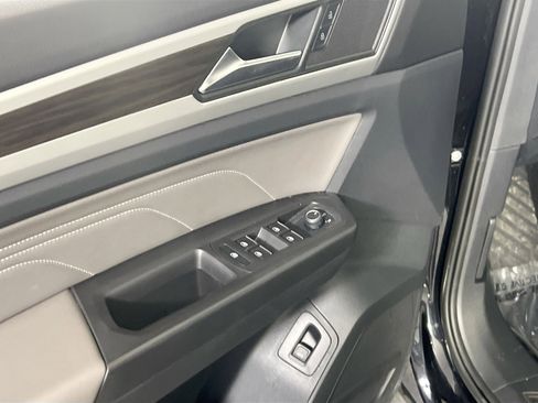 Used 2023 Volkswagen Atlas SE AWD/4WD image 17