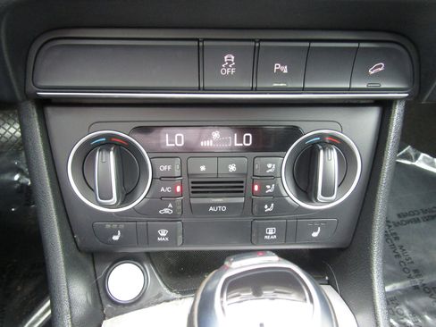 Used 2017 Audi Q3 2.0T Premium image 18